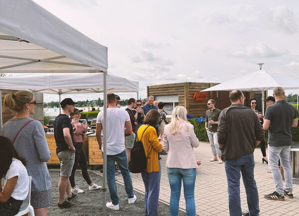 MNI Sommerfest in gechillter Strandatmosphäre am Kulkwitzer See