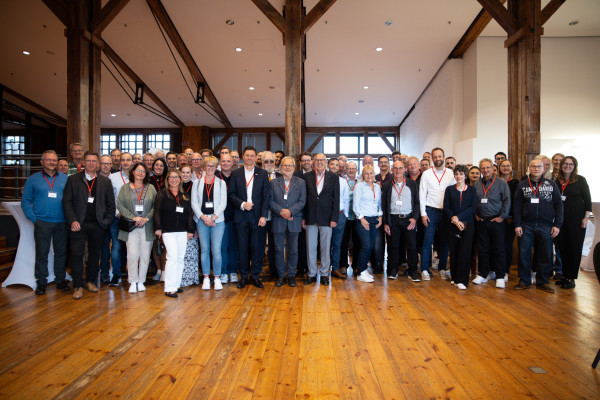 CONSULECTRA hält Kurs! Festliche 50-Jahr-Feier in maritimem Rahmen